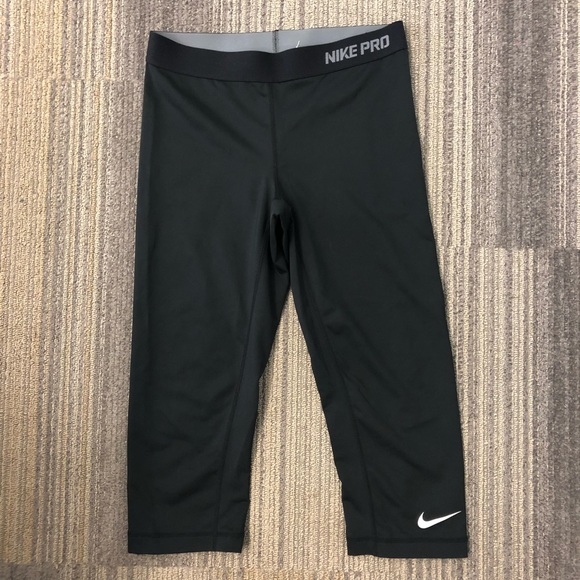 Nike Pro Capri Legging - Picture 1 of 4